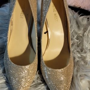 Solid Gold Sequins Pointed Shoes